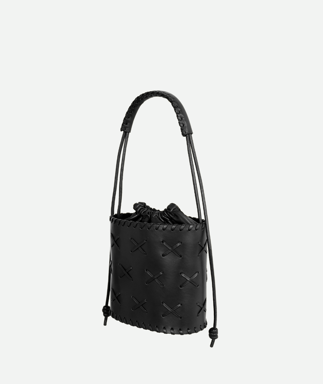 TRAMA | BLACK