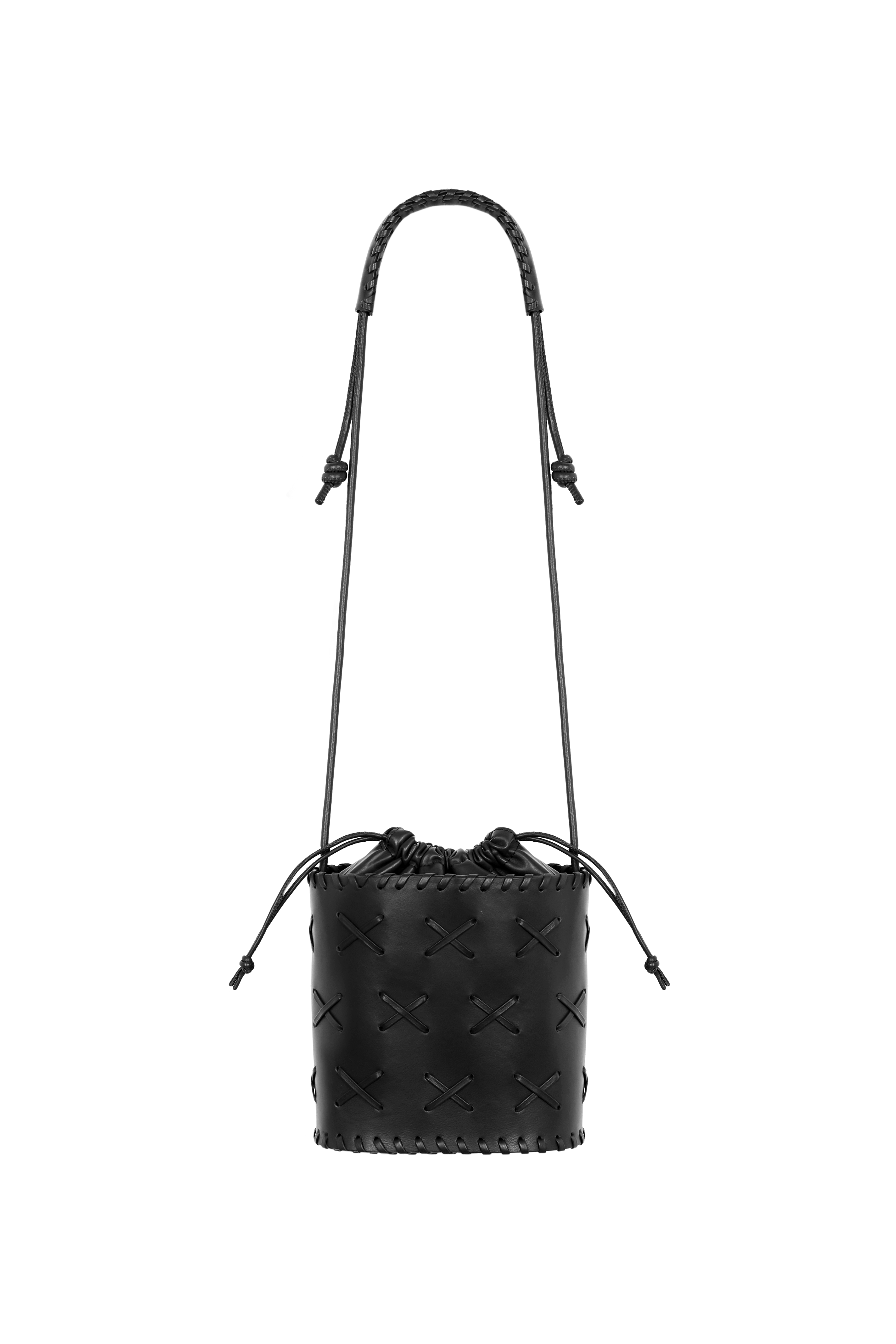 TRAMA | BLACK