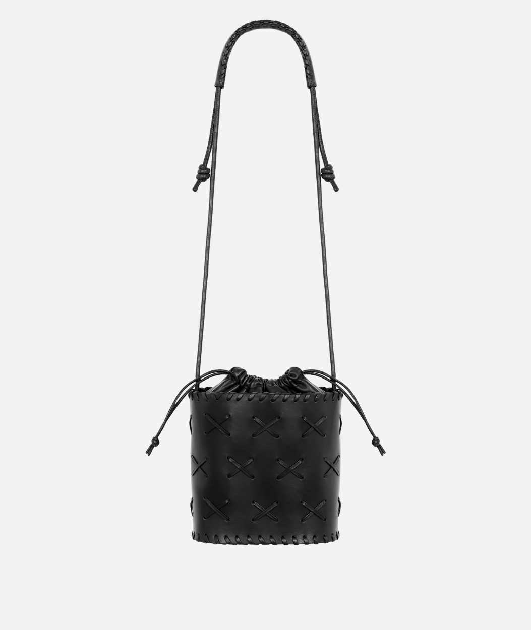 TRAMA | BLACK