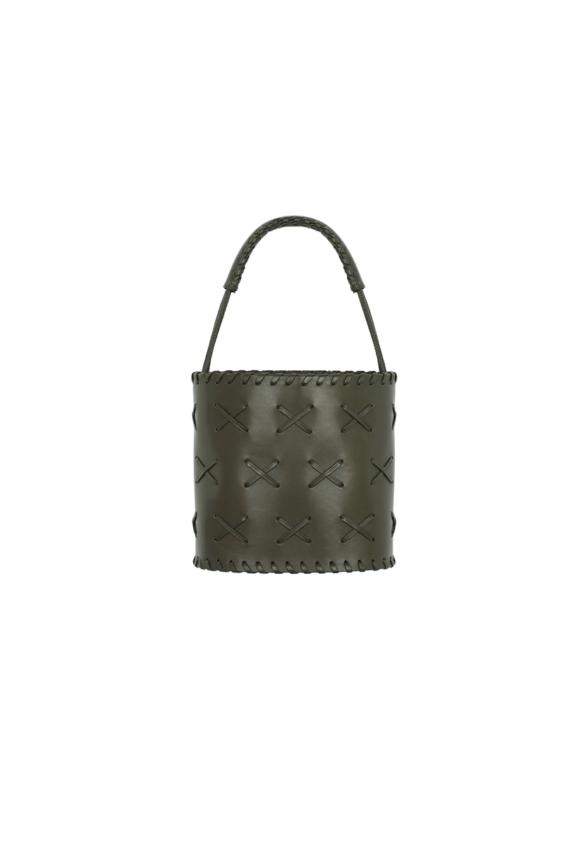 TRAMA | OLIVE